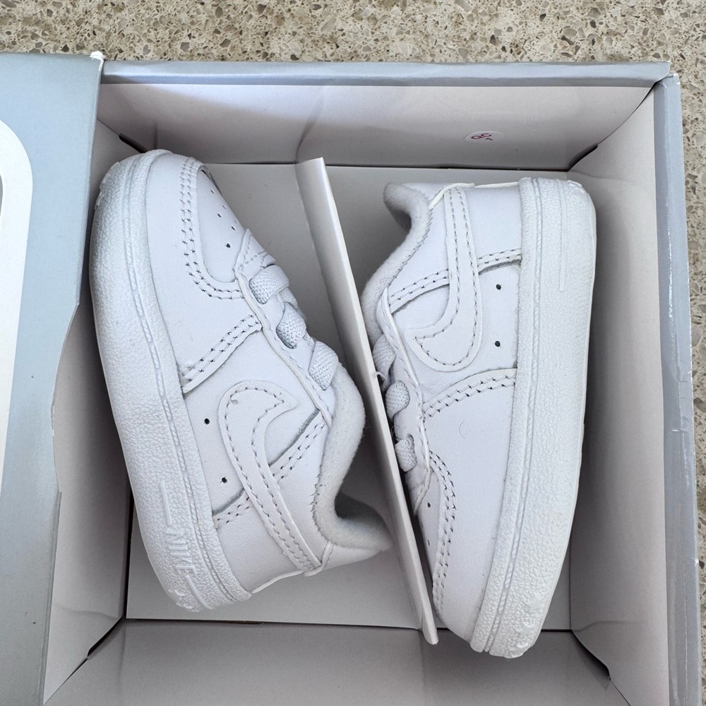 2c Nike kids All-White Sneakers